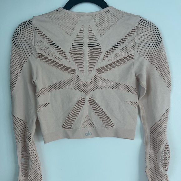 ALO Yoga Siren Long Sleeve Crop Top - Picture 4 of 4